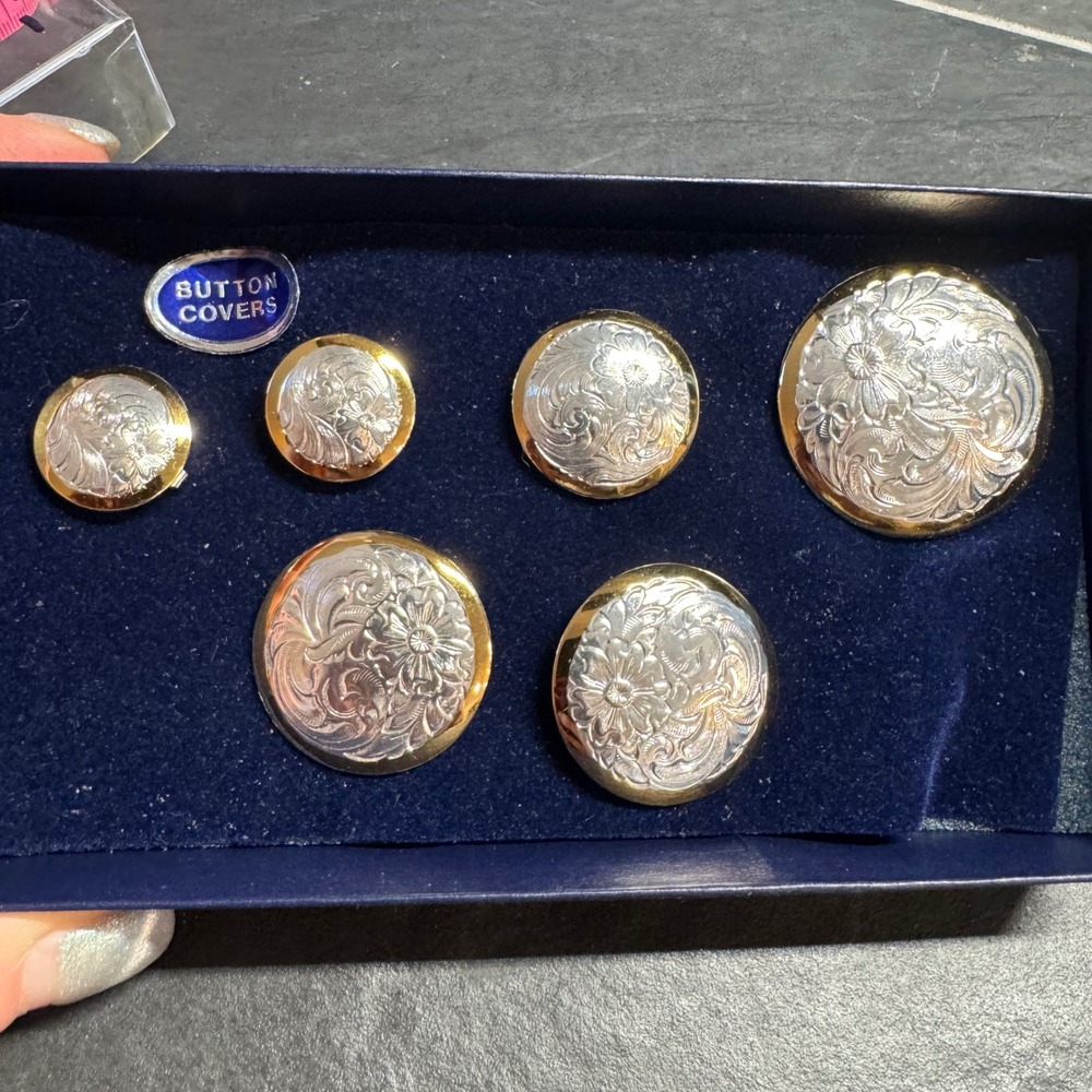 Montana Silversmiths Western Button Covers & Earrings Set Floral Engraved Silver